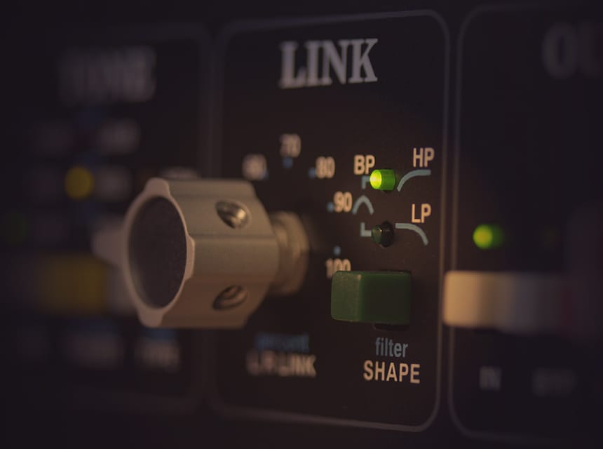 UAD API 2500 Bus Compressor L/R Linkでステレオの動きを整える